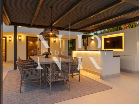 Villa entièrement rénovée à vendre à Rocío de Nagüeles
