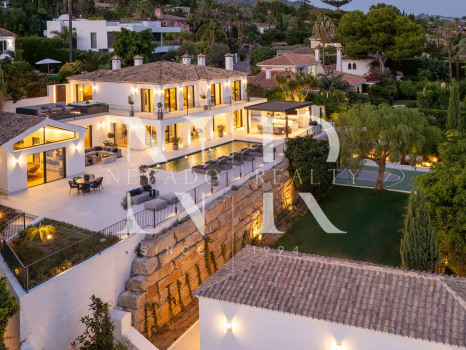 Villa entièrement rénovée à vendre à Rocío de Nagüeles