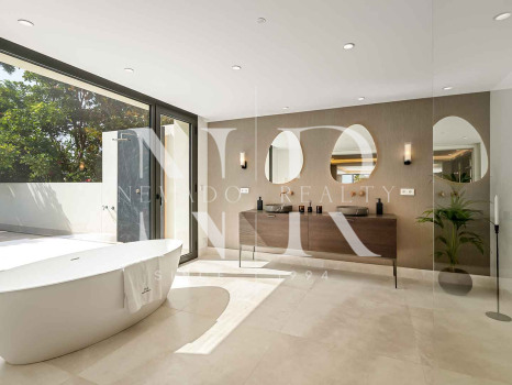 Villa entièrement rénovée à vendre à Rocío de Nagüeles