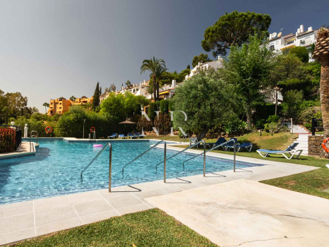 Appartement entièrement rénové à vendre dans le lotissement Los Almendros