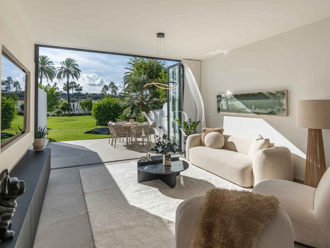 Maison mitoyenne entièrement rénovée à vendre dans le lotissement La Rinconada