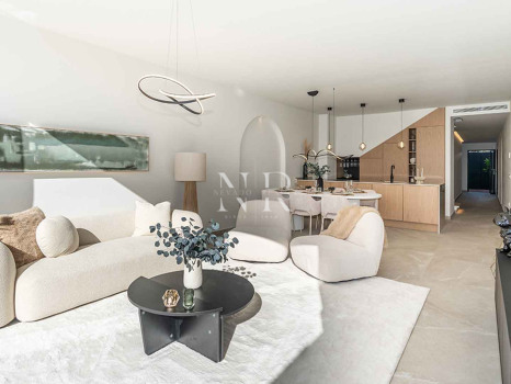 Maison mitoyenne entièrement rénovée à vendre dans le lotissement La Rinconada