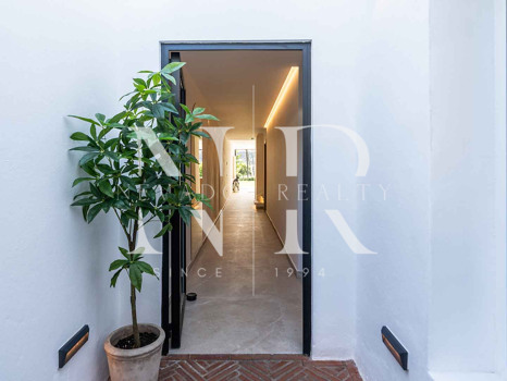 Maison mitoyenne entièrement rénovée à vendre dans le lotissement La Rinconada