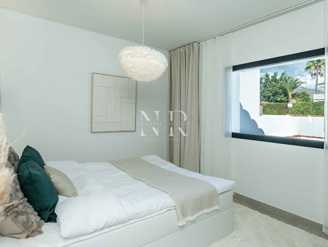 Maison mitoyenne entièrement rénovée à vendre dans le lotissement La Rinconada