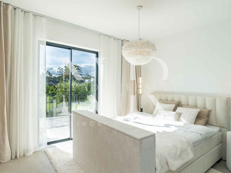 Maison mitoyenne entièrement rénovée à vendre dans le lotissement La Rinconada
