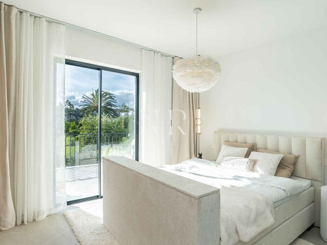 Maison mitoyenne entièrement rénovée à vendre dans le lotissement La Rinconada