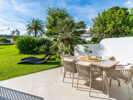 Maison mitoyenne entièrement rénovée à vendre dans le lotissement La Rinconada