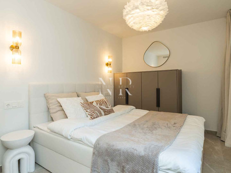 Maison mitoyenne entièrement rénovée à vendre dans le lotissement La Rinconada