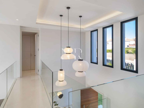 Villa en El Paraíso de diseño en venta
