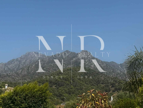 Plot in the Xarblanca residential area with panoramic sea views for sale