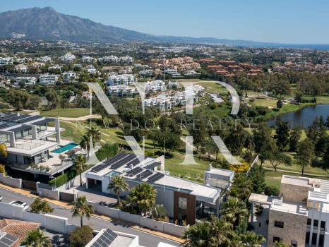 Villa en La Alquería con vistas panorámicas al mar y al golf en venta