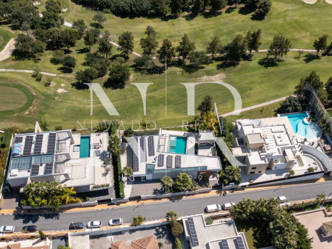Villa en La Alquería con vistas panorámicas al mar y al golf en venta
