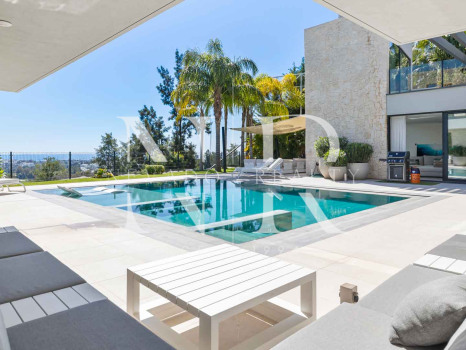Villa en La Alquería con vistas panorámicas al mar y al golf en venta