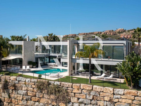 Villa en La Alquería con vistas panorámicas al mar y al golf en venta