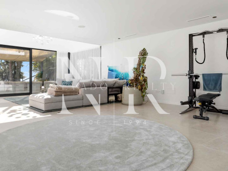 Villa en La Alquería con vistas panorámicas al mar y al golf en venta