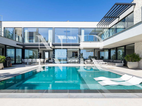 Villa en La Alquería con vistas panorámicas al mar y al golf en venta