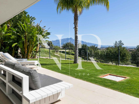 Villa en La Alquería con vistas panorámicas al mar y al golf en venta