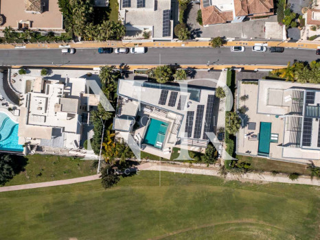 Villa en La Alquería con vistas panorámicas al mar y al golf en venta