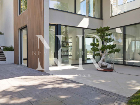 Villa en La Alquería con vistas panorámicas al mar y al golf en venta