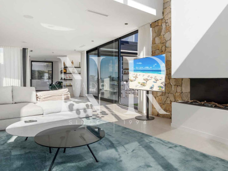 Villa en La Alquería con vistas panorámicas al mar y al golf en venta