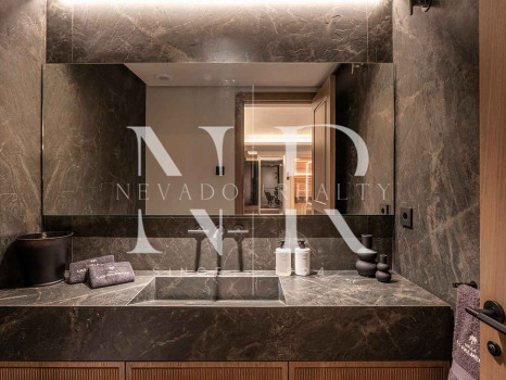 Villa en Nueva Andalucía de diseño contemporáneo en venta