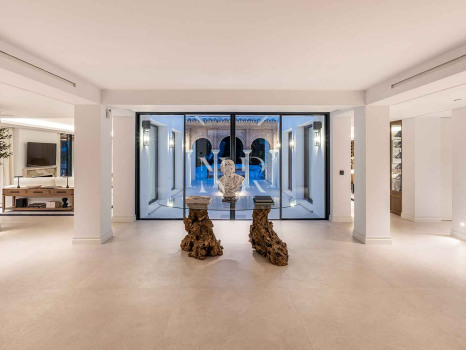 Villa en Nueva Andalucía de diseño contemporáneo en venta