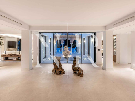 Villa en Nueva Andalucía de diseño contemporáneo en venta