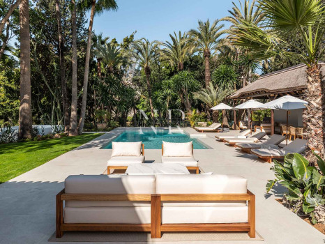 Villa en Nueva Andalucía de diseño contemporáneo en venta
