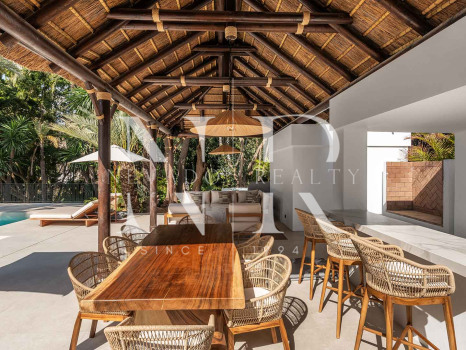 Villa en Nueva Andalucía de diseño contemporáneo en venta