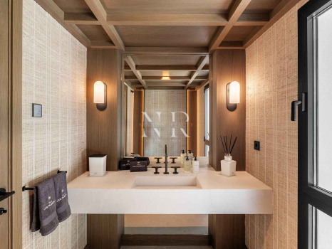 Villa en Nueva Andalucía de diseño contemporáneo en venta
