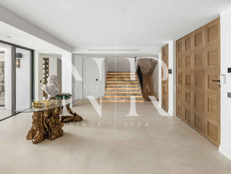 Villa en Nueva Andalucía de diseño contemporáneo en venta
