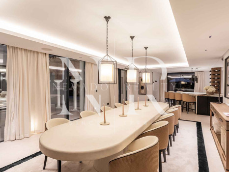 Villa en Nueva Andalucía de diseño contemporáneo en venta