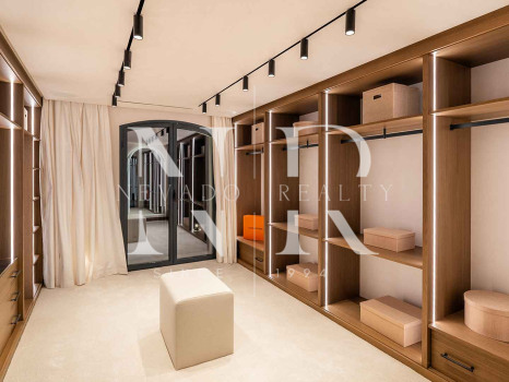 Villa en Nueva Andalucía de diseño contemporáneo en venta