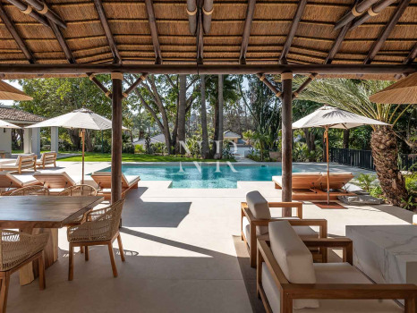 Villa en Nueva Andalucía de diseño contemporáneo en venta