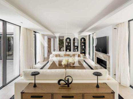 Villa en Nueva Andalucía de diseño contemporáneo en venta