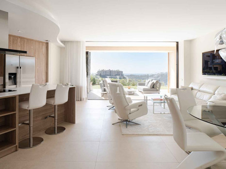 Apartment in the Real de la Quinta residential complex with panoramic sea views for sale