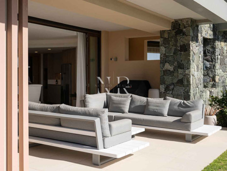 Apartment in the Real de la Quinta residential complex with panoramic sea views for sale