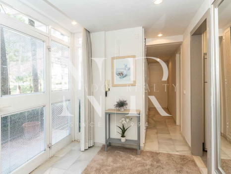 Apartamento en venta con vistas al mar en Alhambra del Mar