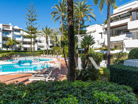 Apartamento en venta con vistas al mar en Alhambra del Mar