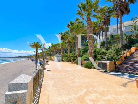 Apartamento en venta con vistas al mar en Alhambra del Mar