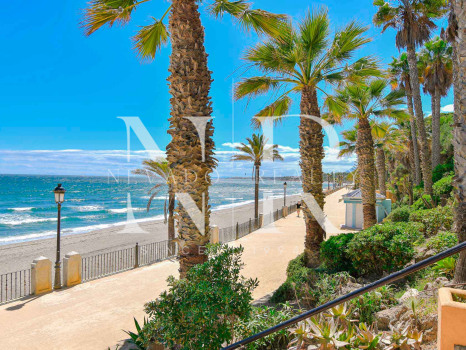 Apartamento en venta con vistas al mar en Alhambra del Mar