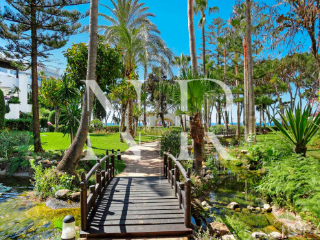 Apartamento en venta con vistas al mar en Alhambra del Mar