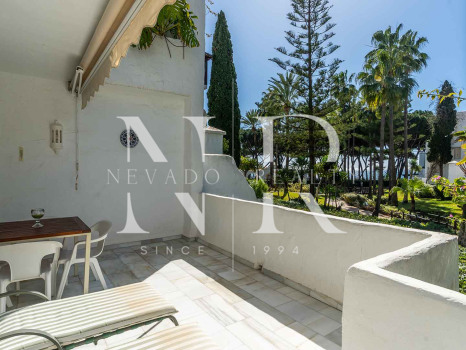 Apartamento en venta con vistas al mar en Alhambra del Mar