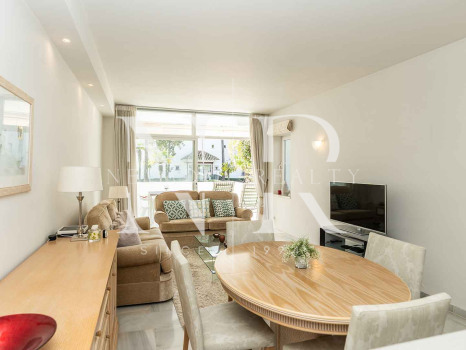 Apartamento en venta con vistas al mar en Alhambra del Mar