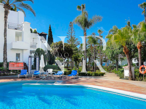 Apartamento en venta con vistas al mar en Alhambra del Mar