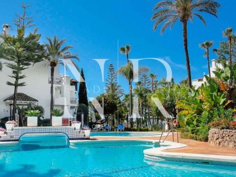 Apartamento en venta con vistas al mar en Alhambra del Mar
