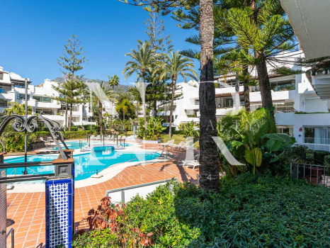 Apartamento en venta con vistas al mar en Alhambra del Mar