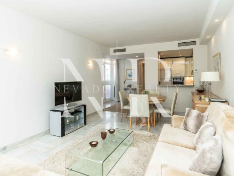 Apartamento en venta con vistas al mar en Alhambra del Mar