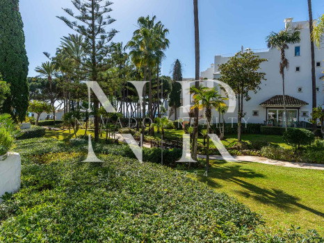 Apartamento en venta con vistas al mar en Alhambra del Mar