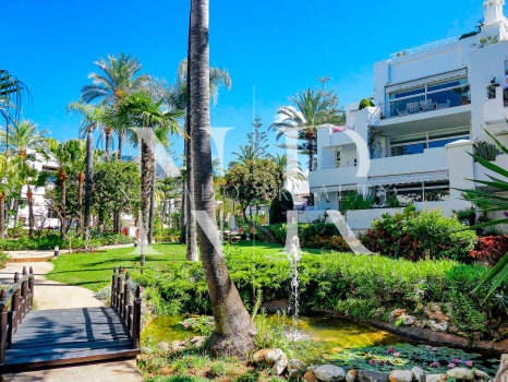 Apartamento en venta con vistas al mar en Alhambra del Mar